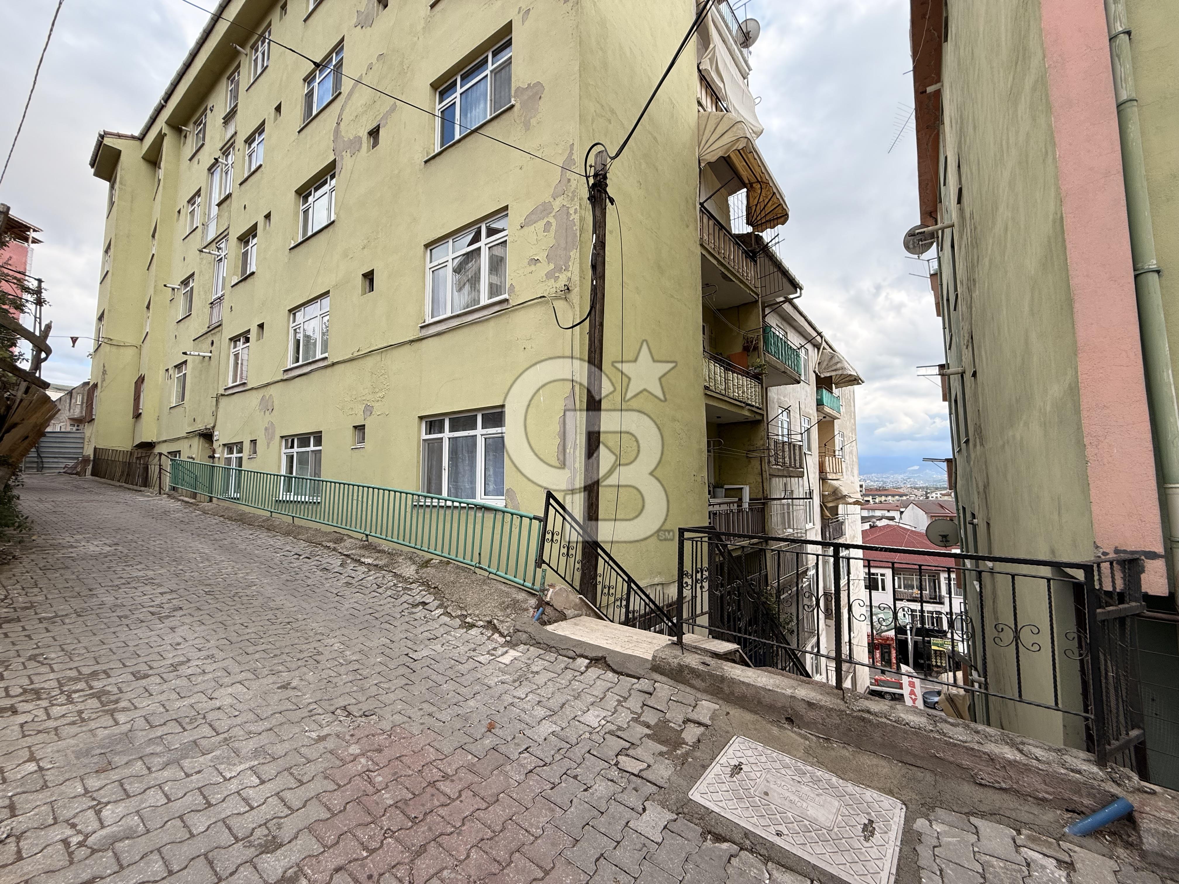 İZMİT MERKEZ CEDİT MAHALLESİ DENİZ MANZARALI 3+1 SATILIK DAİRE