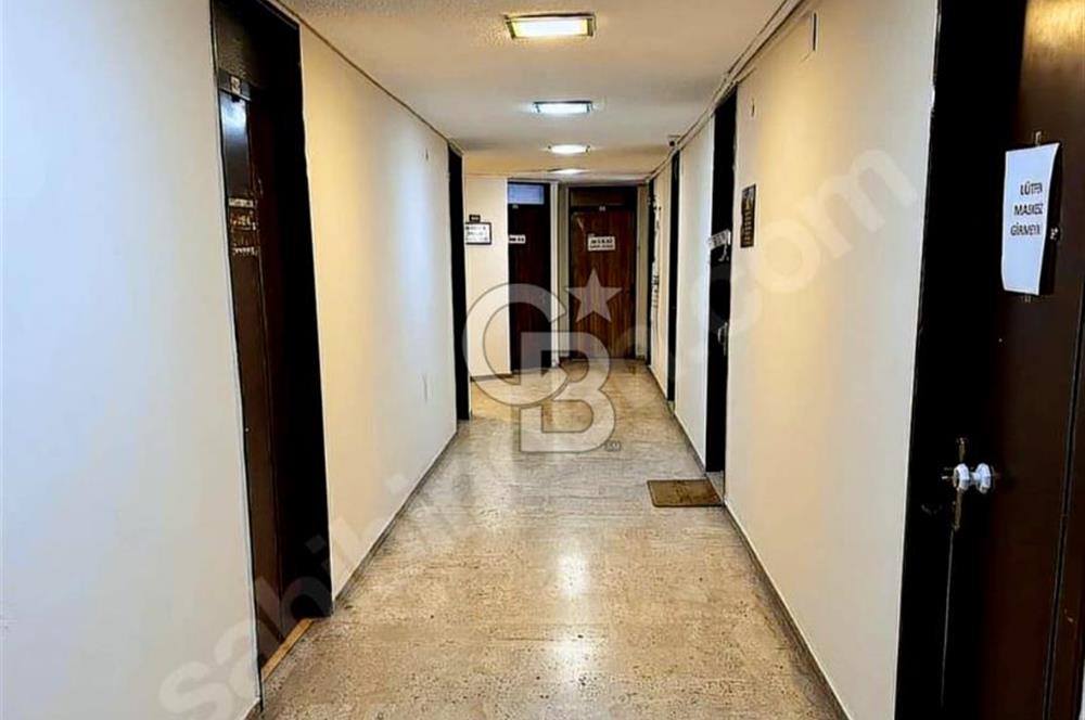 İZMİR KONAK CUMHURİYET İŞ HANI SATILIK OFİS