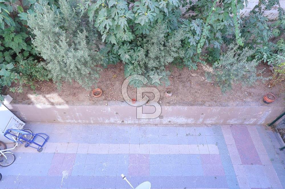 İnönü Cd. üzeri Göztepe Stadı karşısı mükemmel konumlu kiralık..