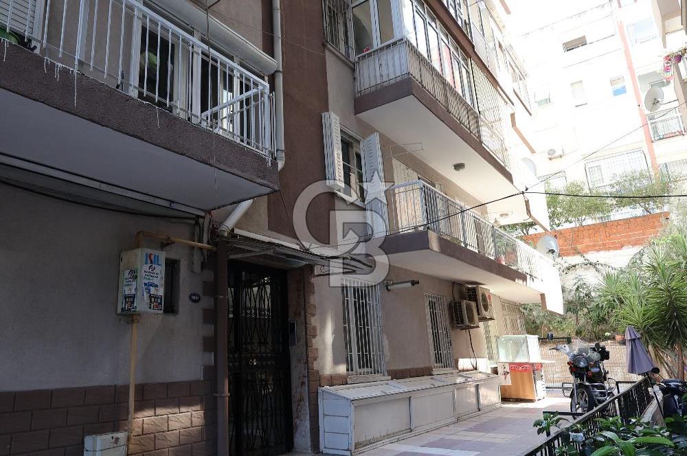 İnönü Cd. üzeri Göztepe Stadı karşısı mükemmel konumlu kiralık..