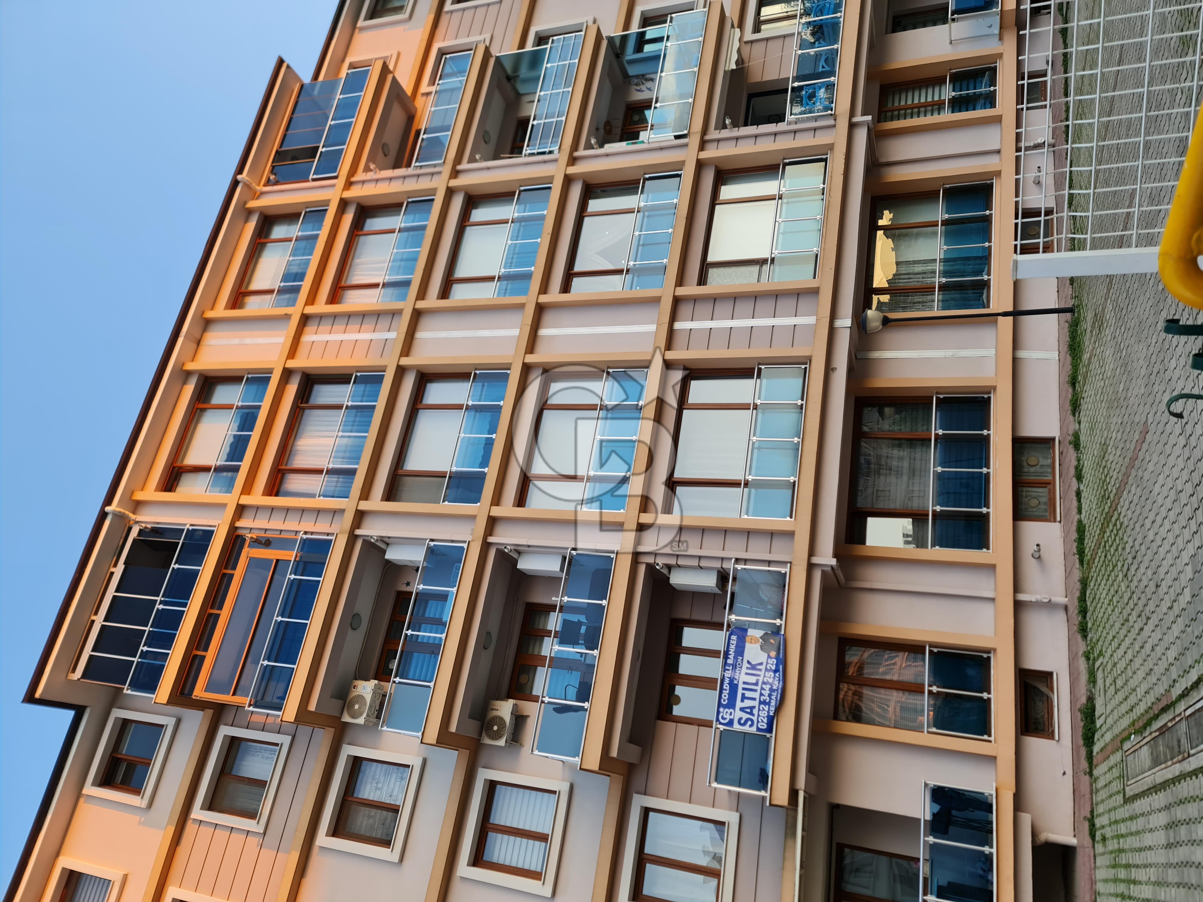 KÖRFEZİN GÖZDESİ PETKİMPARKTA SATILIK 3+1 FIRSAT DAİRE