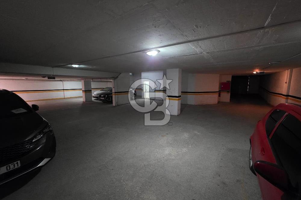 Elalmış Caddesinde Kapalı Otoparklı, Ferah 2+1 Satılık Daire