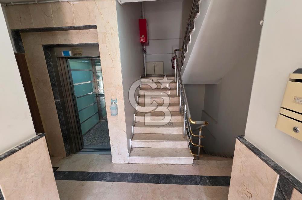 Elalmış Caddesinde Kapalı Otoparklı, Ferah 2+1 Satılık Daire