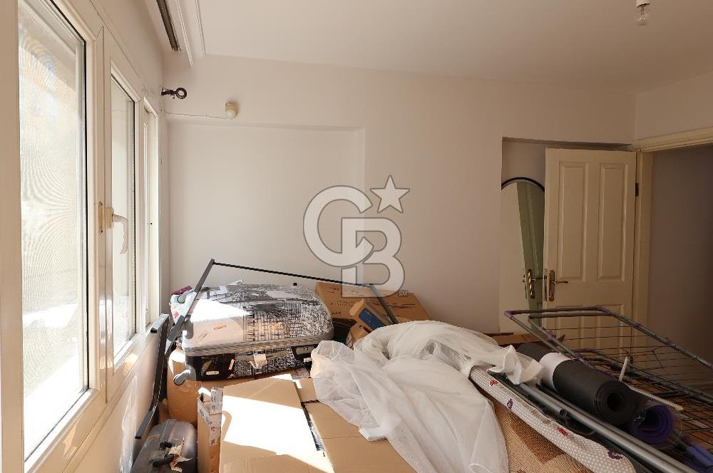 İnönü Cd. üzeri Göztepe Stadı karşısı mükemmel konumlu kiralık..