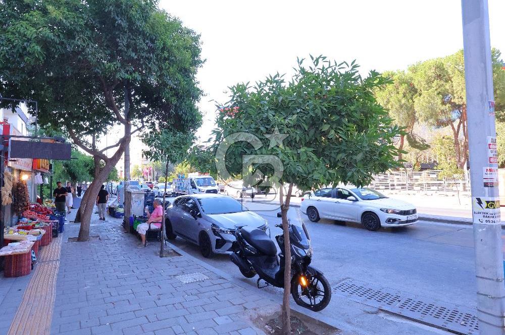 İnönü Cd. üzeri Göztepe Stadı karşısı mükemmel konumlu kiralık..