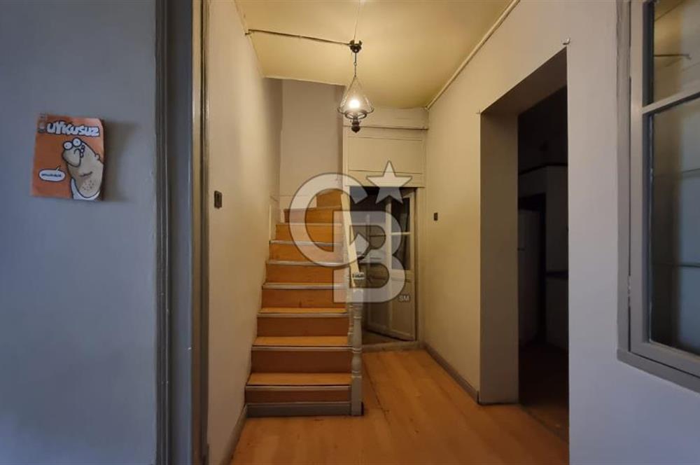 Bayraklı İzban Yanı Kiralık 2 Katlı Tarihi Müstakil Taş Bina
