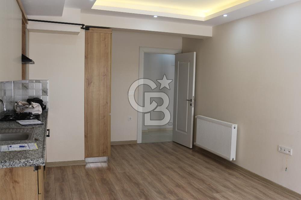 CUMHURİYET MAHALLESİ CADDEYE YAKIN KİRALIK 1+1 TEMİZ DAİRE