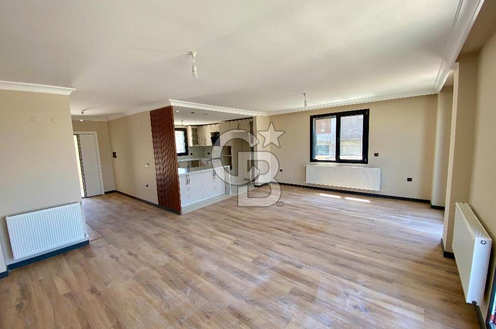 Seferihisar Iyonya Konakları’nda Satılık Lüks 5+2 Villa – Geniş Bahçe & Havuz Keyfi!