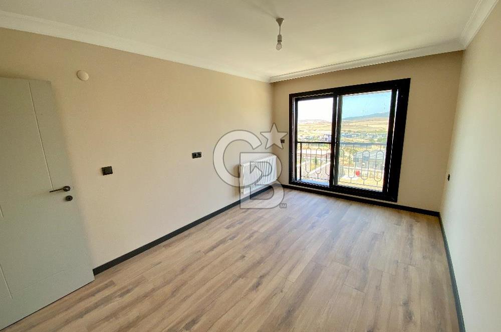 Seferihisar Iyonya Konakları’nda Satılık Lüks 5+2 Villa – Geniş Bahçe & Havuz Keyfi!