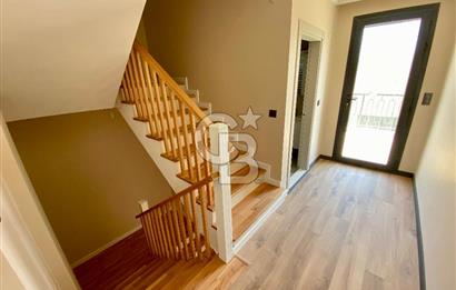 Seferihisar Iyonya Konakları’nda Satılık Lüks 5+2 Villa – Geniş Bahçe & Havuz Keyfi!