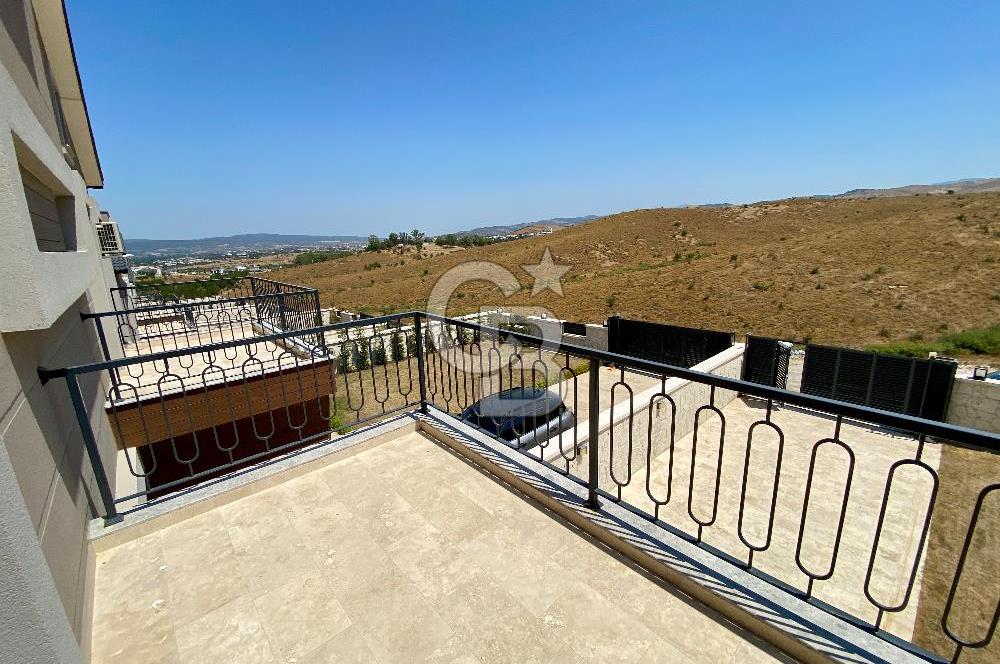 Seferihisar Iyonya Konakları’nda Satılık Lüks 5+2 Villa – Geniş Bahçe & Havuz Keyfi!