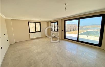 Seferihisar Iyonya Konakları’nda Satılık Lüks 5+2 Villa – Geniş Bahçe & Havuz Keyfi!