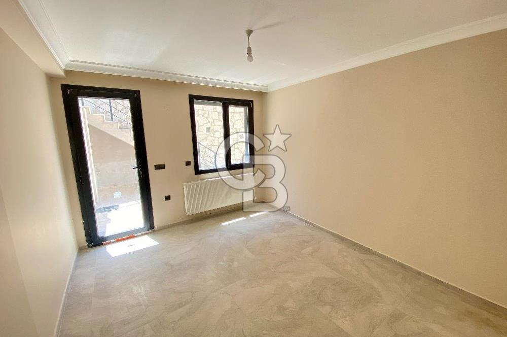 Seferihisar Iyonya Konakları’nda Satılık Lüks 5+2 Villa – Geniş Bahçe & Havuz Keyfi!