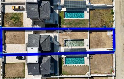 Seferihisar Iyonya Konakları’nda Satılık Lüks 5+2 Villa – Geniş Bahçe & Havuz Keyfi!