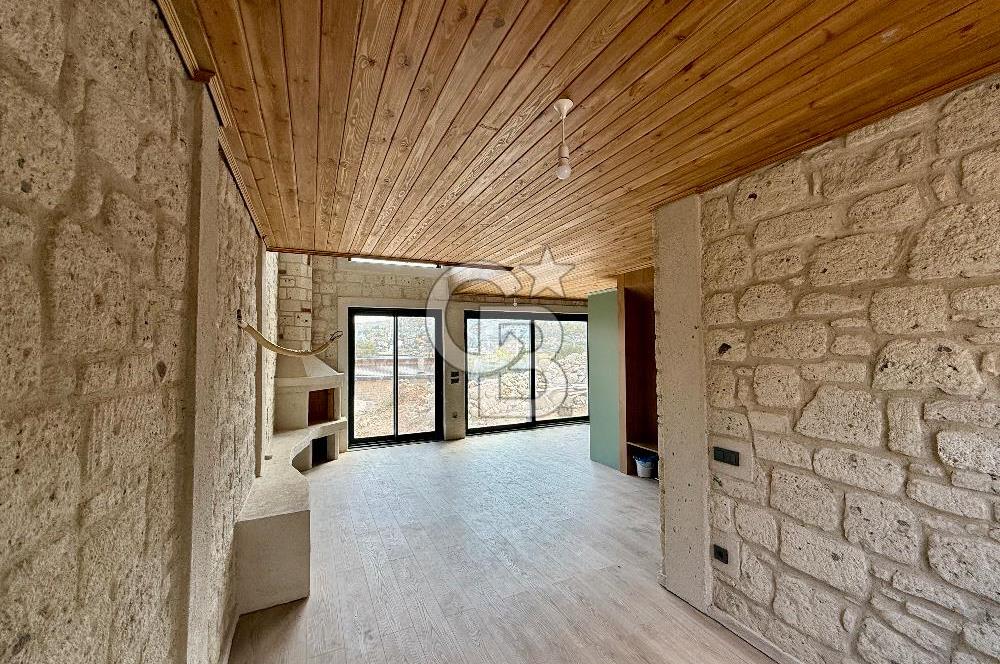 Urla Balıklıova – Çınar Konaklarında Satılık Villa