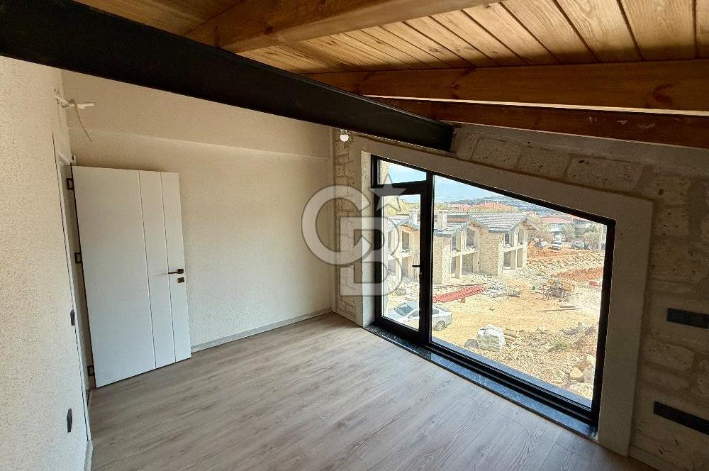 Urla Balıklıova – Çınar Konaklarında Satılık Villa