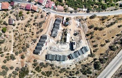 Urla Balıklıova – Çınar Konaklarında Satılık Villa