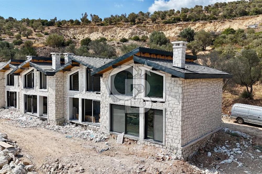 Urla Balıklıova – Çınar Konaklarında Satılık Villa