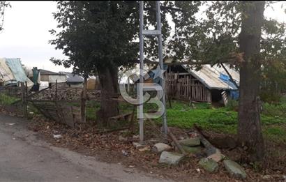 Çekmeköy Sırapınarda Üçkat Villa İmarlı Arsa