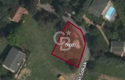 Çekmeköy Sırapınarda Üçkat Villa İmarlı Arsa