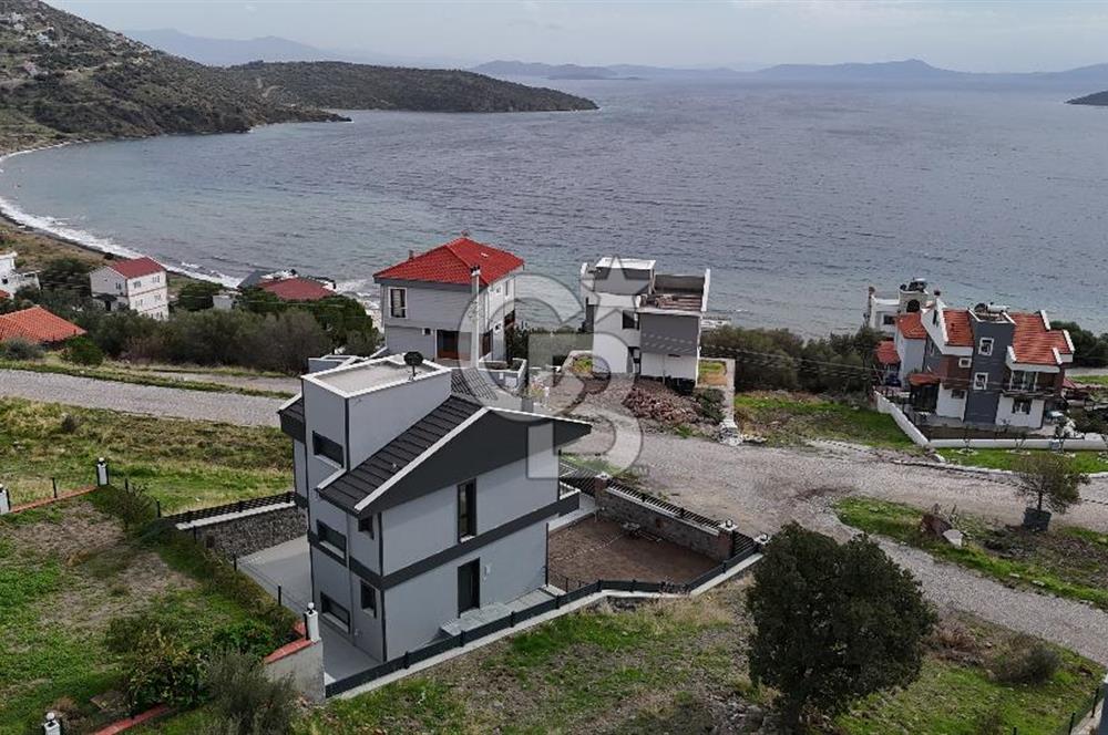 Dikili Çandarlı'da Müstakil Tripleks 3+2 Villa