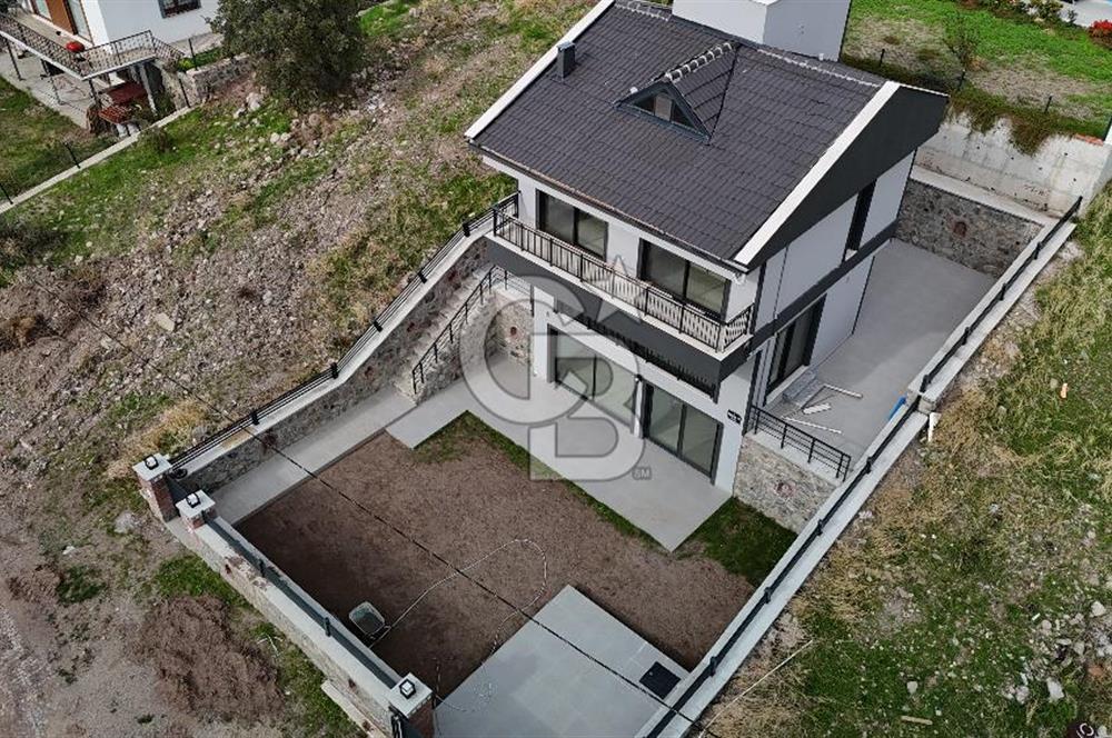 Dikili Çandarlı'da Müstakil Tripleks 3+2 Villa