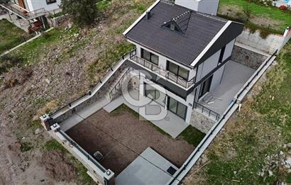 Dikili Çandarlı'da Müstakil Tripleks 3+2 Villa