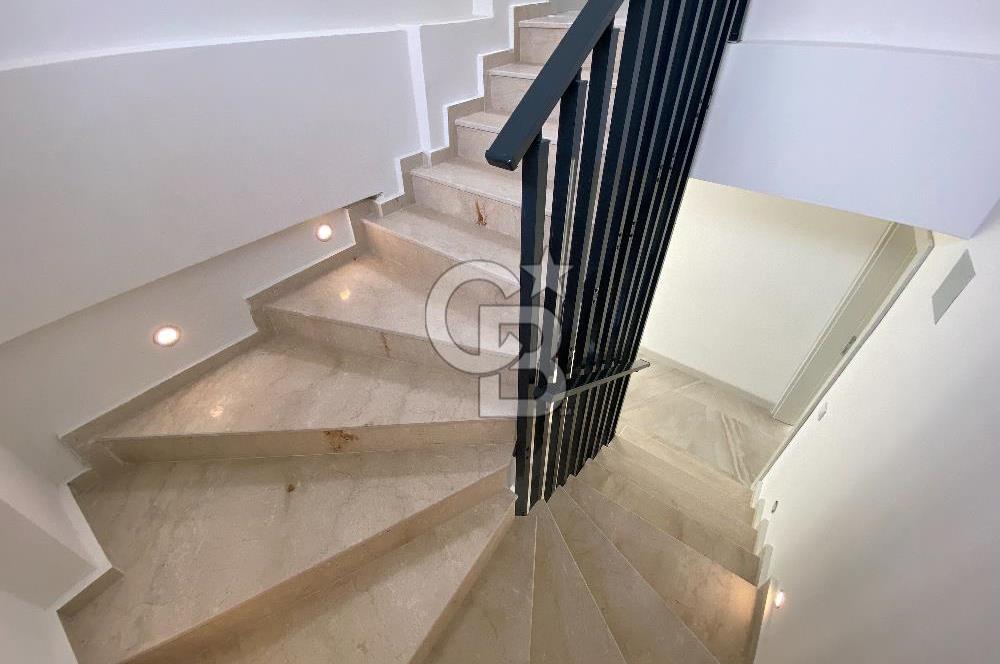 Dikili Çandarlı'da Müstakil Tripleks 3+2 Villa