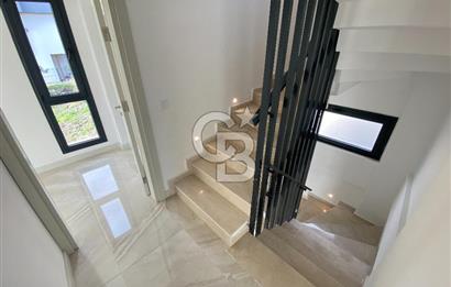 Dikili Çandarlı'da Müstakil Tripleks 3+2 Villa