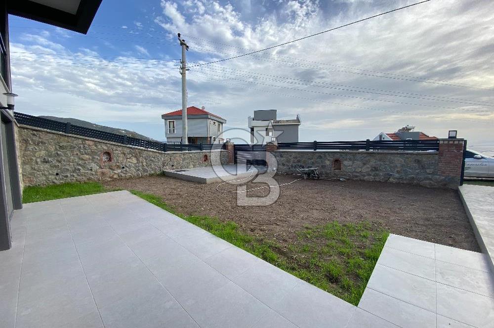 Dikili Çandarlı'da Müstakil Tripleks 3+2 Villa