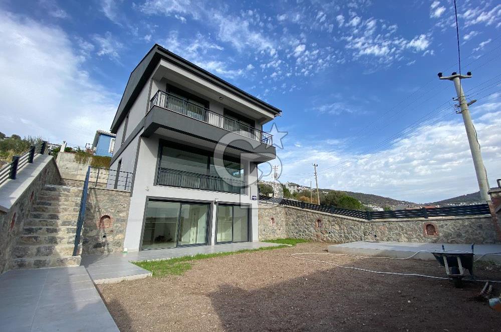 Dikili Çandarlı'da Müstakil Tripleks 3+2 Villa