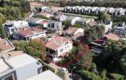 İzmir Bornova Forum AVM Yakını 4+1 Tripleks Müstakil Villa