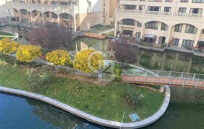 SİNPAŞ ALTINORAN YALI EVLERİ GÖL MANZARALI EŞYALI 1+1 DAİRE 