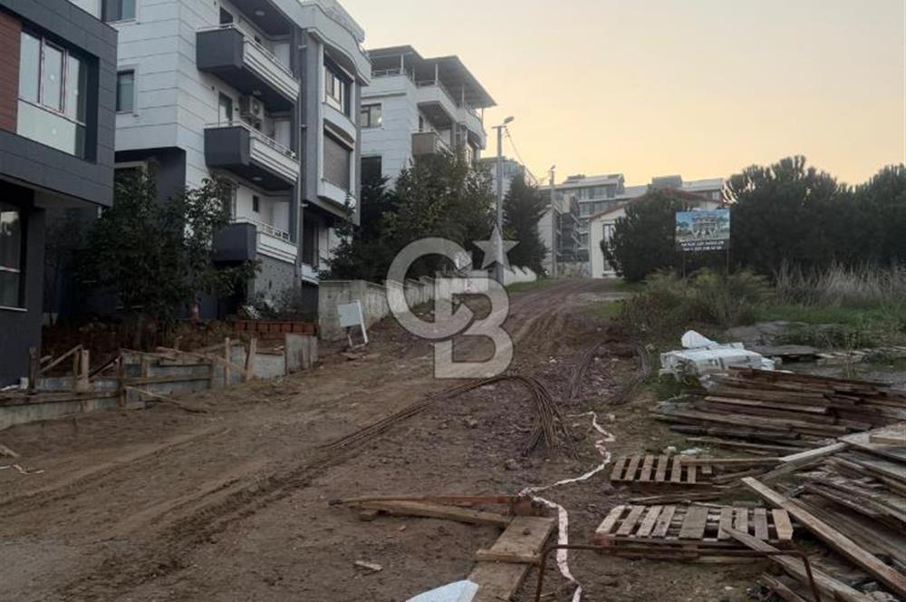 YALOVA ÇİFTLİKKÖYDE ÜÇ KAT İMARLI GÜZEL KONUMDA SATILIK ARSA!