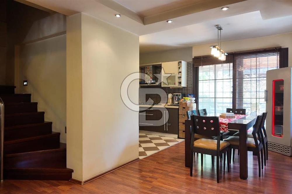 İzmir Bornova Forum AVM Yakını 4+1 Tripleks Müstakil Villa