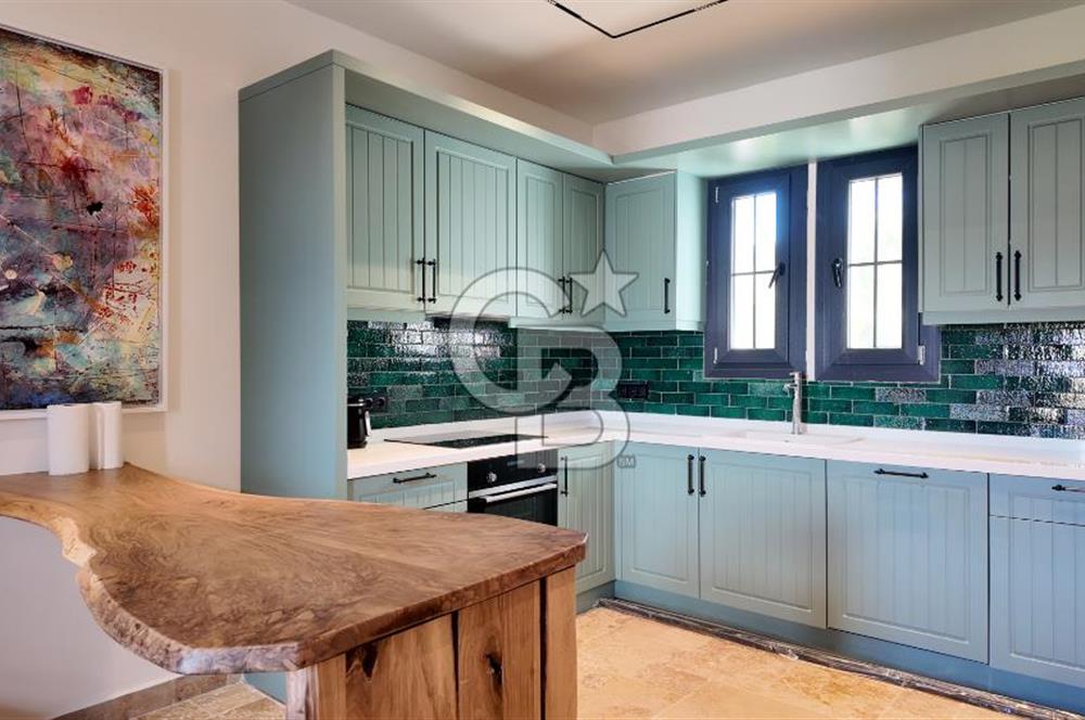 Çeşme Alaçatı Port Satılık Ters Dubleks Full Eşyalı 2+1 Villa