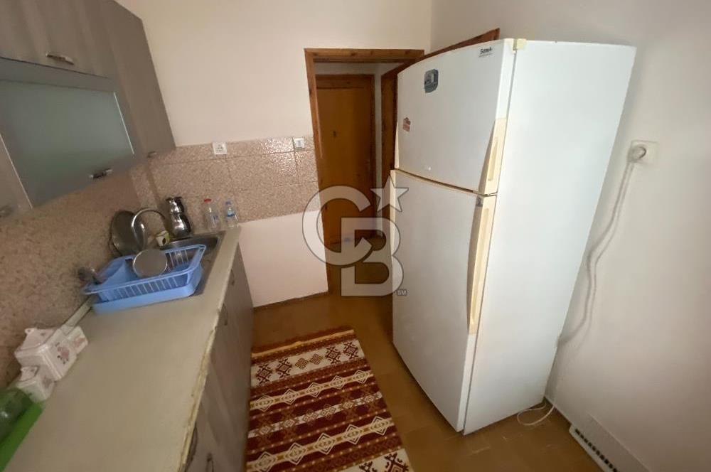 AKÇAY'DA KORDONA 300 MT EŞYALI AYRI MUTFAKLI ARA KAT DAİRE