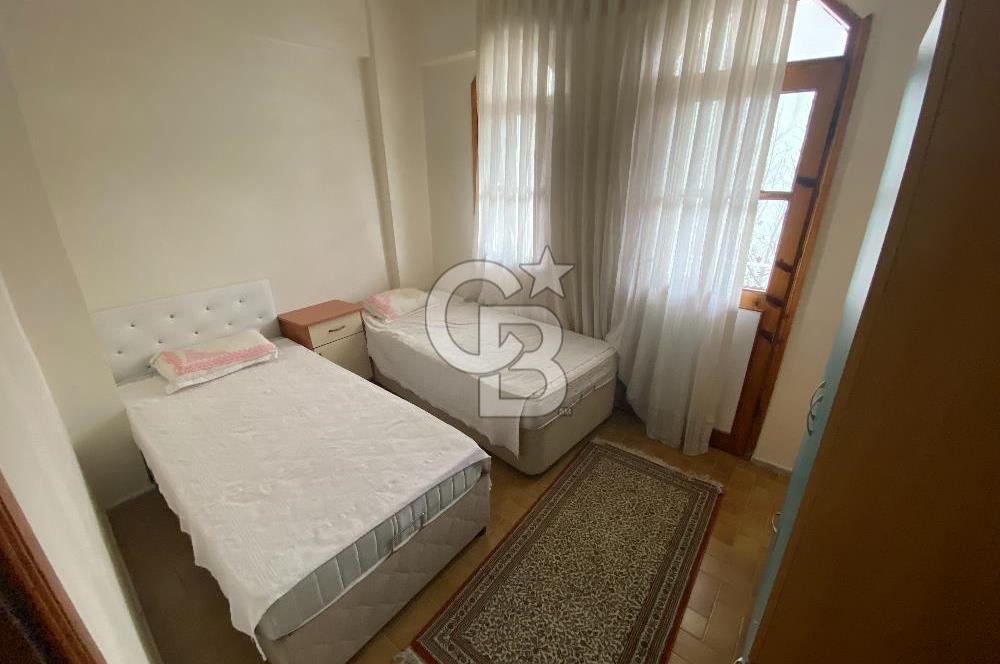 AKÇAY'DA KORDONA 300 MT EŞYALI AYRI MUTFAKLI ARA KAT DAİRE