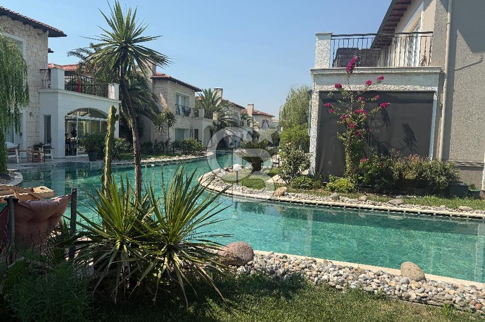 SASALI SU EVLERİ SİTESİNDE BÜYÜK TİP 6+1 EKSTRALI DUBLEKS VİLLA