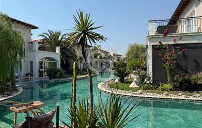 SASALI SU EVLERİ SİTESİNDE BÜYÜK TİP 6+1 EKSTRALI DUBLEKS VİLLA