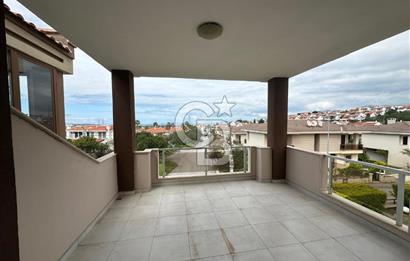 Çeşme Alaçatı`da Havuzlu Site İçerisinde 3+1 Satılık Villa