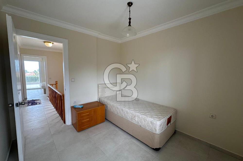 Çeşme Alaçatı`da Havuzlu Site İçerisinde 3+1 Satılık Villa