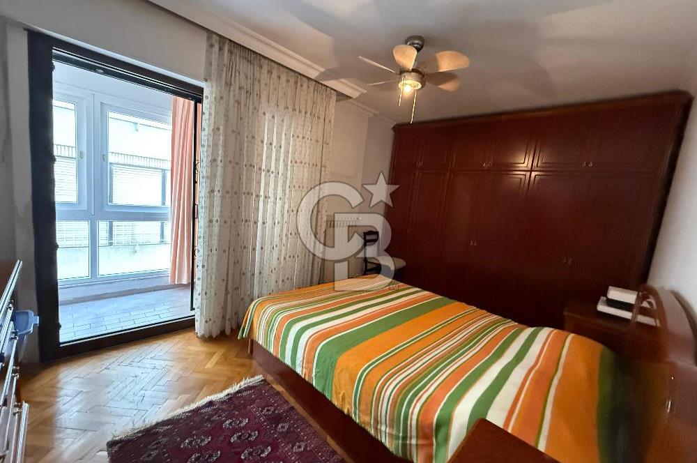 Karşıyaka Bostanlı Muhteşem Lokasyonda Satılık Lux 4+1 Daire