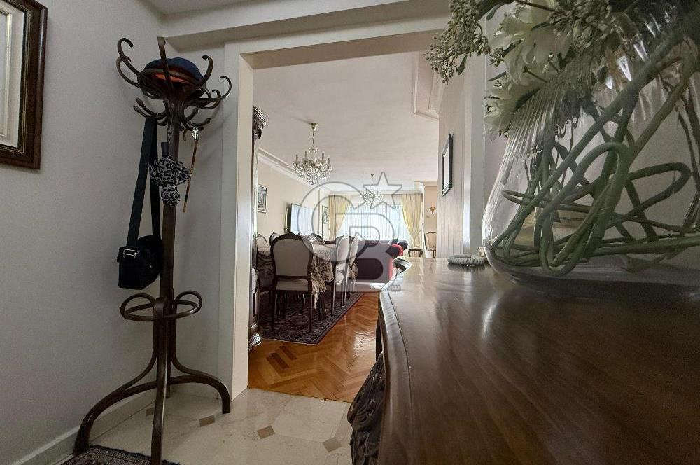 Karşıyaka Bostanlı Muhteşem Lokasyonda Satılık Lux 4+1 Daire