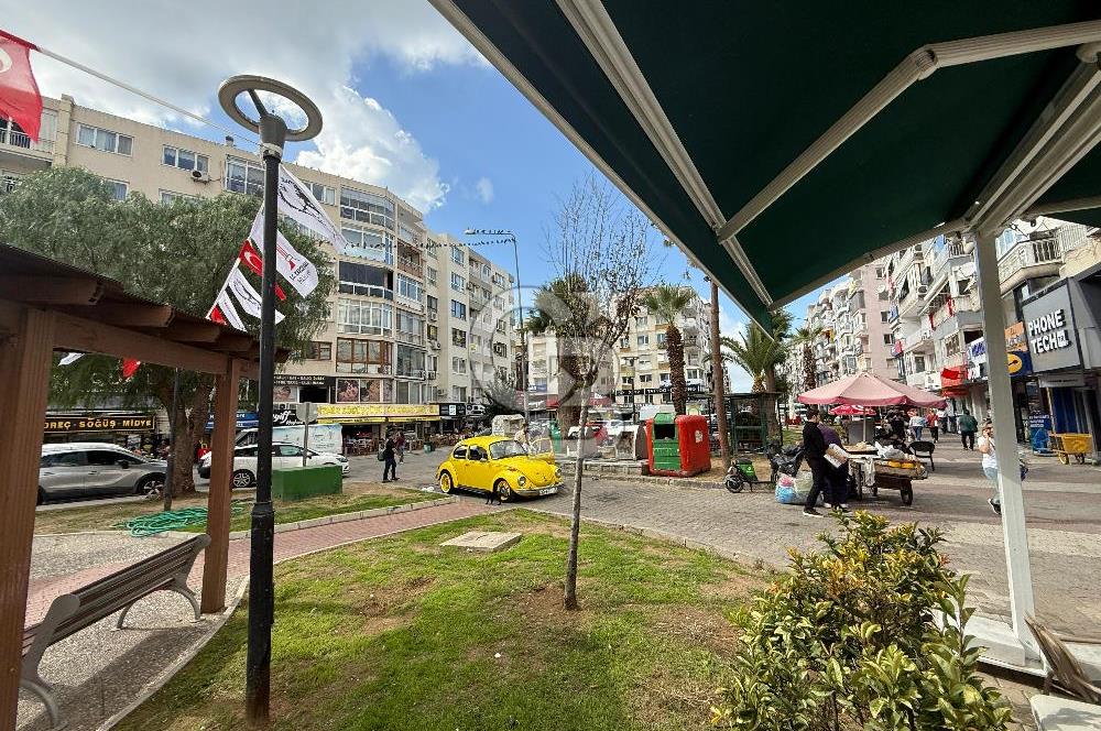 Karşıyaka Bostanlı Muhteşem Lokasyonda Satılık Lux 4+1 Daire