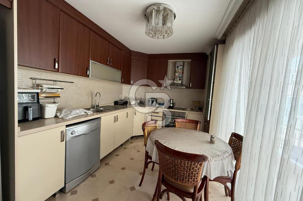 Karşıyaka Bostanlı Muhteşem Lokasyonda Satılık Lux 4+1 Daire