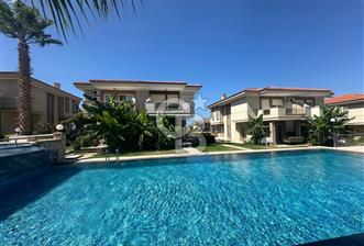 Çeşme Alaçatı`da Havuzlu Site İçerisinde 3+1 Satılık Villa - 1 - 320023