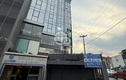 YOMRA MERKEZDE CANLI KONUMDA İŞ MERKEZİ İÇERİSİNDE 200 M² DÜKKAN FIRSATI 