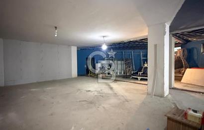 YOMRA MERKEZDE CANLI KONUMDA İŞ MERKEZİ İÇERİSİNDE 200 M² DÜKKAN FIRSATI 