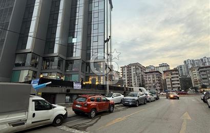 YOMRA MERKEZDE CANLI KONUMDA İŞ MERKEZİ İÇERİSİNDE 200 M² DÜKKAN FIRSATI 